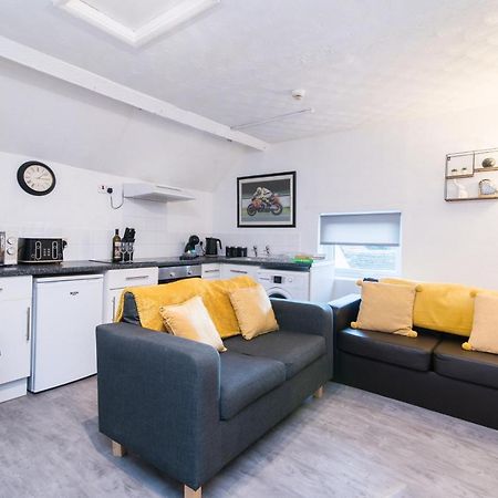 Dd Apartment 8 - Free Parking - Fast Wifi Касл-Донингтон Экстерьер фото