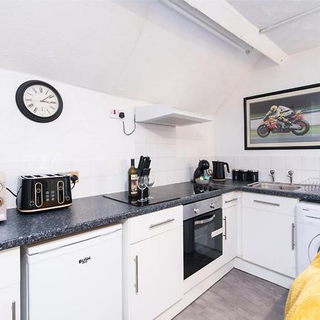 Dd Apartment 8 - Free Parking - Fast Wifi Касл-Донингтон Экстерьер фото