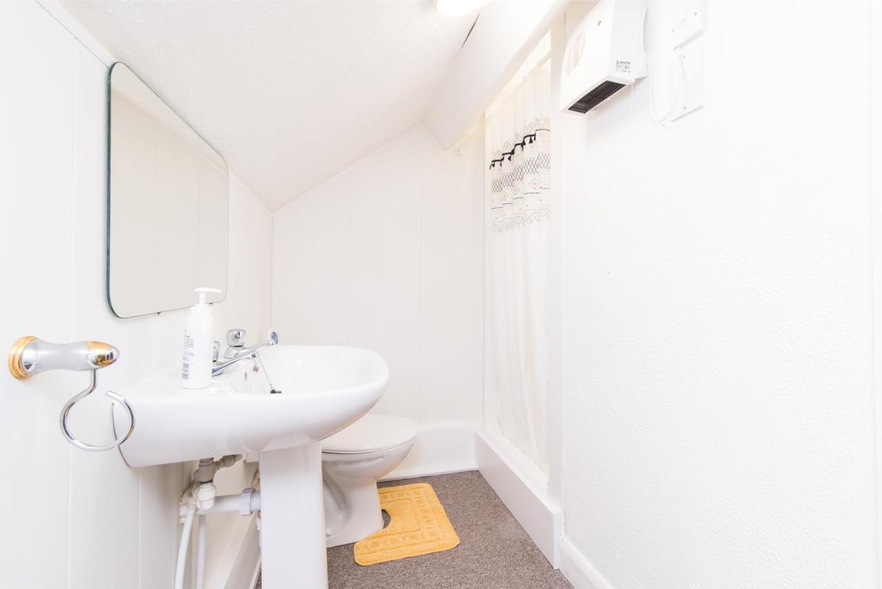 Dd Apartment 8 - Free Parking - Fast Wifi Касл-Донингтон Экстерьер фото